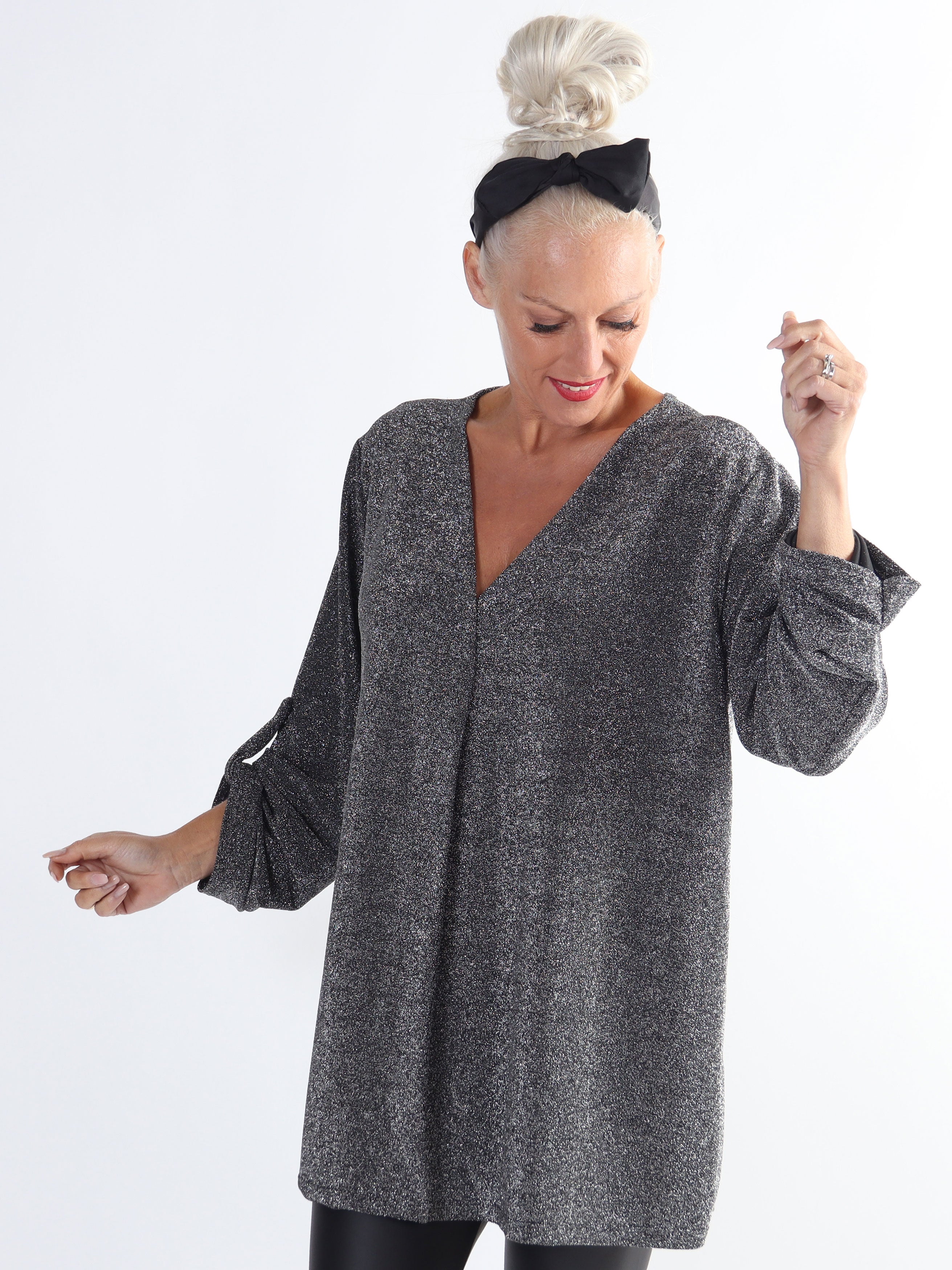 Larna Glitter - Plus size tunika med glimmertråde og v-udskæring